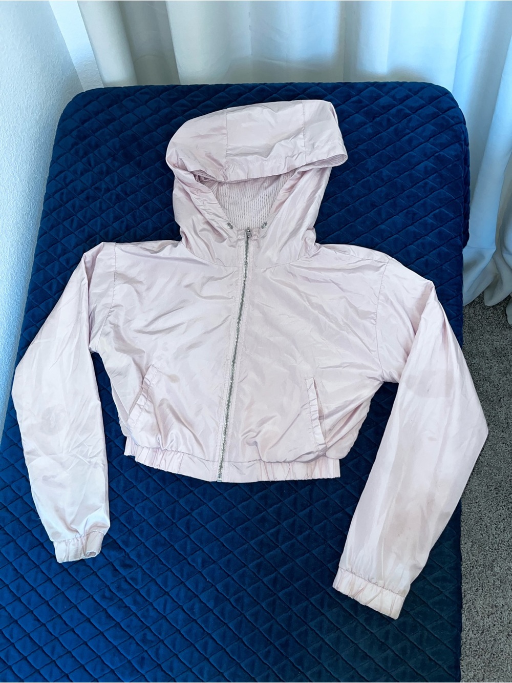 Forever 21 Pink Cropped Hooded Windbreaker Jacket Women’s XS Cute Casual Wear